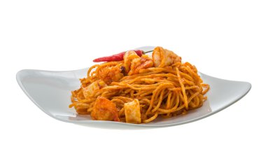 Deniz ürünleri makarna