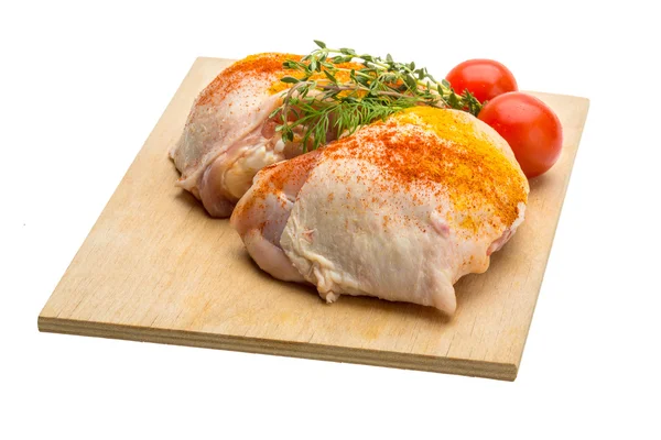 Raw chicken thigh — Stock Photo, Image