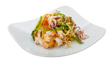 Asya deniz mahsulleri salatası