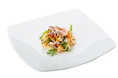 Asya deniz mahsulleri salatası