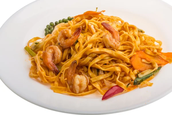 Fried noodles with shrimps — Stock Photo, Image