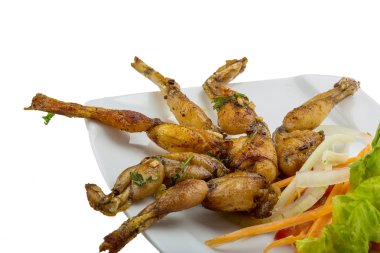 ızgara kurbağa bacağı