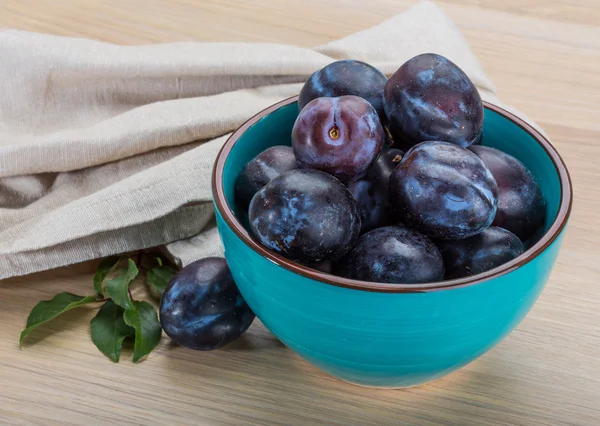 Ripe fresh plums — Stock Photo, Image