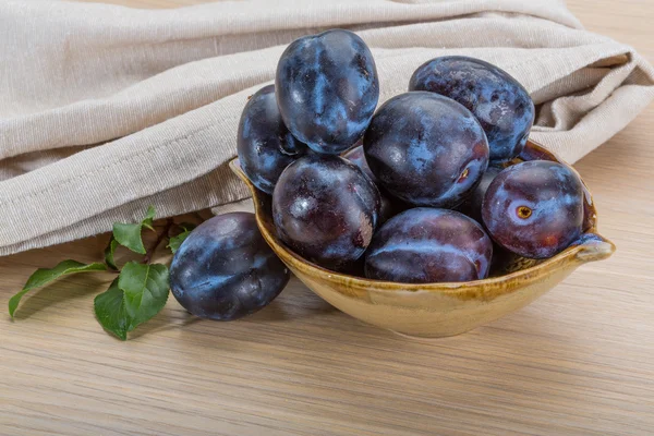 Ripe fresh plums — Stock Photo, Image