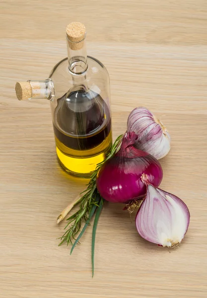 Aceite, vinagre con cebolla —  Fotos de Stock
