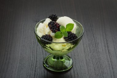 blackberry ile dondurma