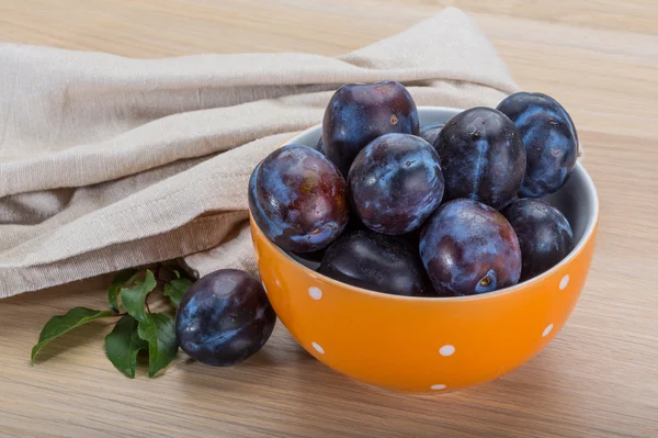 Ripe fresh plums — Stock Photo, Image