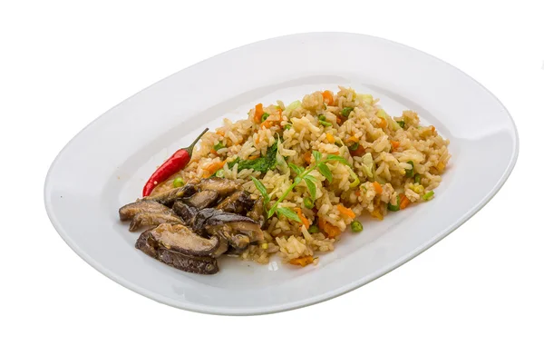 Gebakken rijst met champignons — Stockfoto