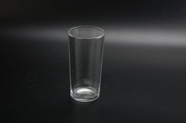 Asma ya da su için boş bardak