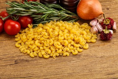 Çiğ İtalyan buğday makarnası - Chifferi rigati pişirmek için