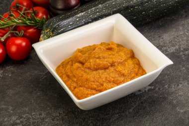 Vejetaryen mutfağı - Ot ve baharatlı kabak püresi