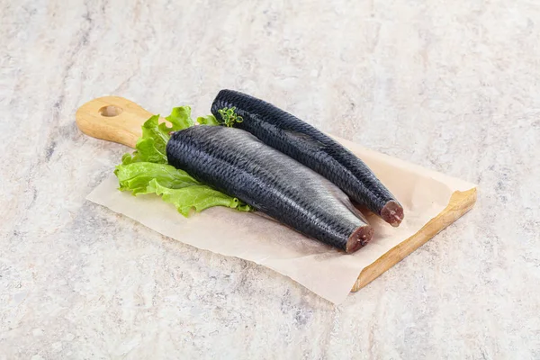腌制鲱鱼片 用皮烹调 — 图库照片