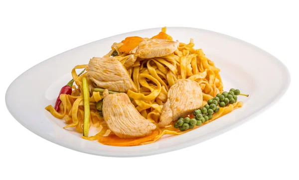 Fried noodles with chicken — Stock Photo, Image