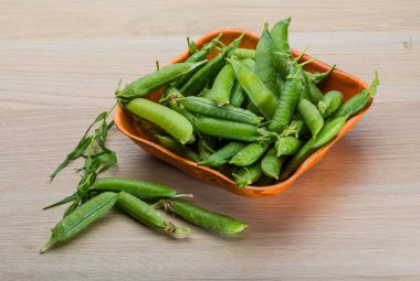 Yeşil taze bezelye