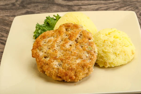 Kotlet Mielony Kurczaka Puree Ziemniaczanym — Zdjęcie stockowe