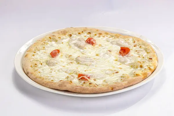Włoska Tradycyjna Pizza Kurczakiem Serem — Zdjęcie stockowe