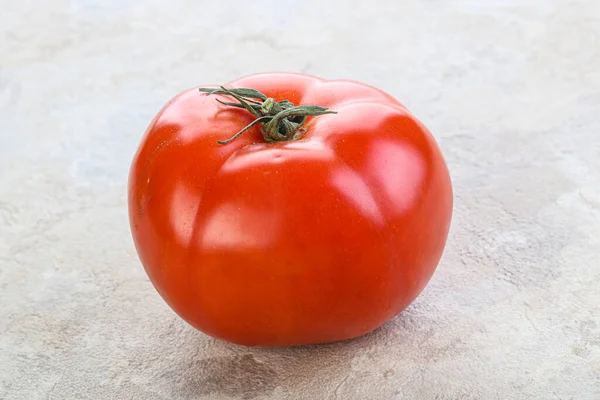 Rode Rijpe Grote Sappige Tomaat Geïsoleerd — Stockfoto