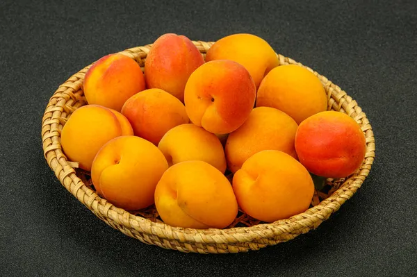 Świeże Dojrzałe Owoce Moreli — Zdjęcie stockowe