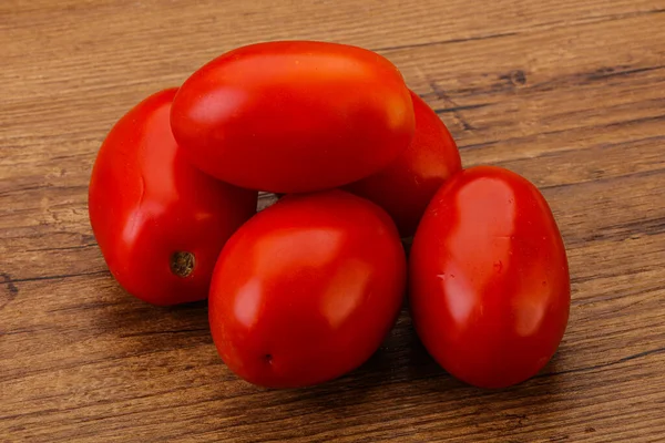 Pocos Rojo Brillante Sabroso Montón Tomate — Foto de Stock