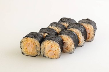 Geleneksel Japon usulü karides ve nori.