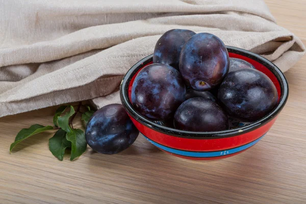 Ripe fresh plums — Stock Photo, Image