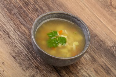 Havuçlu ve patatesli lezzetli tavuk çorbası