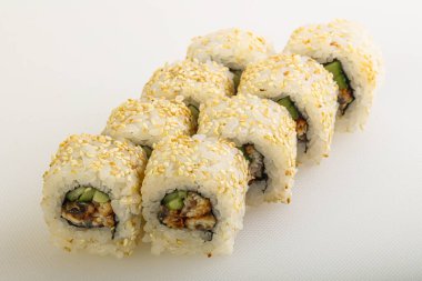 Japon geleneksel rulosu, yılan balığı, nori ve pilav.