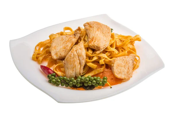 Fried noodles with chicken — Stock Photo, Image