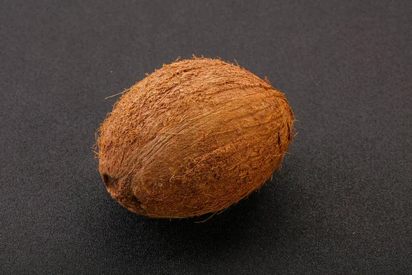 코코넛 외따로 떨어져 — 스톡 사진