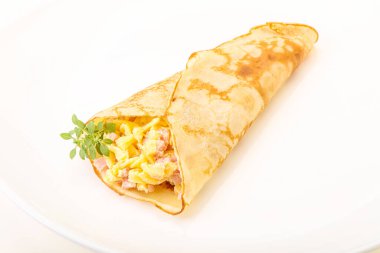 Peynirli ve jambonlu leziz krep.