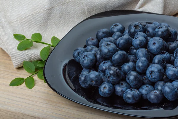 Blueberry met bladeren — Stockfoto