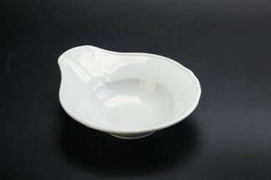 Siyahın üzerine servis için beyaz leke.