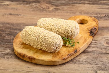 Fırında pişmemiş tavuk pirzolası.