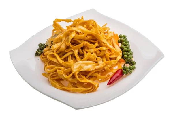Fried noodles with vegetables — Stock Photo, Image