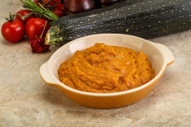 Vejetaryen mutfağı - Ot ve baharatlı kabak püresi