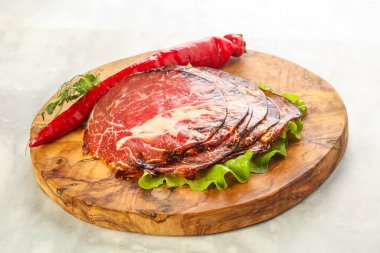 Lezzetli İtalyan kurutulmuş domuz eti.