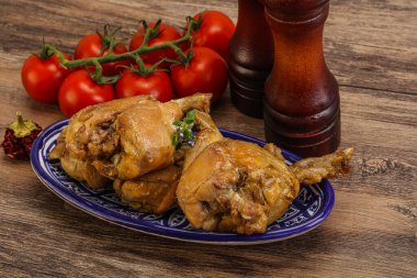 Tatlı ve baharatlı soslu tavşan yahnisi.