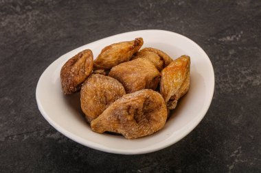 Kuru incirli meyve yığını.