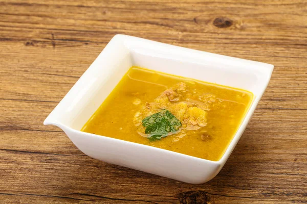 Erbsensuppe Mit Geräuchertem Fleisch Und Gemüse — Stockfoto