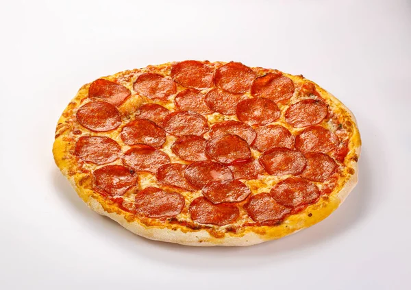 Ιταλική Παραδοσιακή Πίτσα Λουκάνικα Πεπερόνι — Φωτογραφία Αρχείου