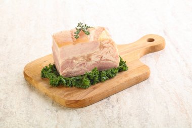 Ev yapımı domuz pastırması.