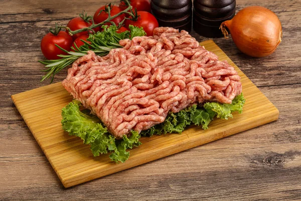 Carne Crua Porco Picada Bordo Para Cozinhar — Fotografia de Stock