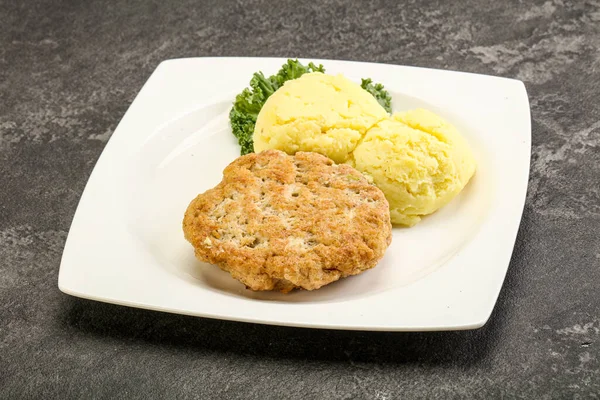 Kotlet Mielony Kurczaka Puree Ziemniaczanym — Zdjęcie stockowe