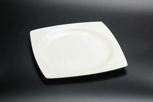 Λευκό Κενό Πιάτο Για Σερβίρισμα Απομονωμένο — Φωτογραφία Αρχείου