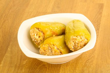 Çan Bulgar biberi doldurulmuş et ve pirinç