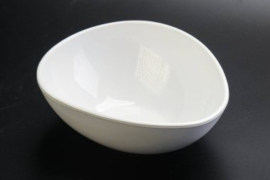 Siyahın üzerine servis için beyaz leke.