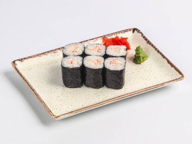 Japon usulü karides, nori ve pilav.