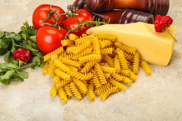 Pasta Italiana Cruda Girandole Cottura Verdure Servite — Foto Stock