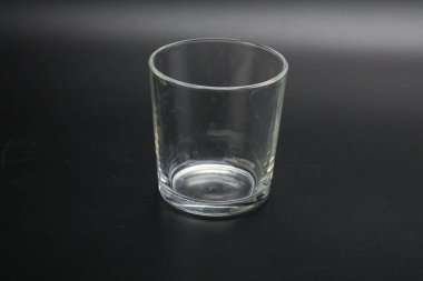 Asma ya da su için boş bardak