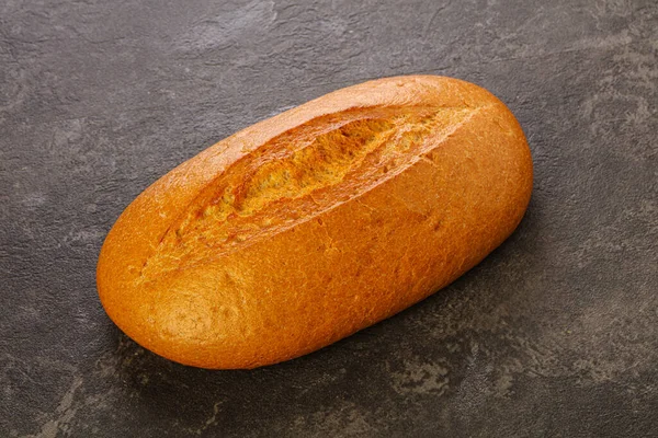 孤立的自制壳白面包 — 图库照片